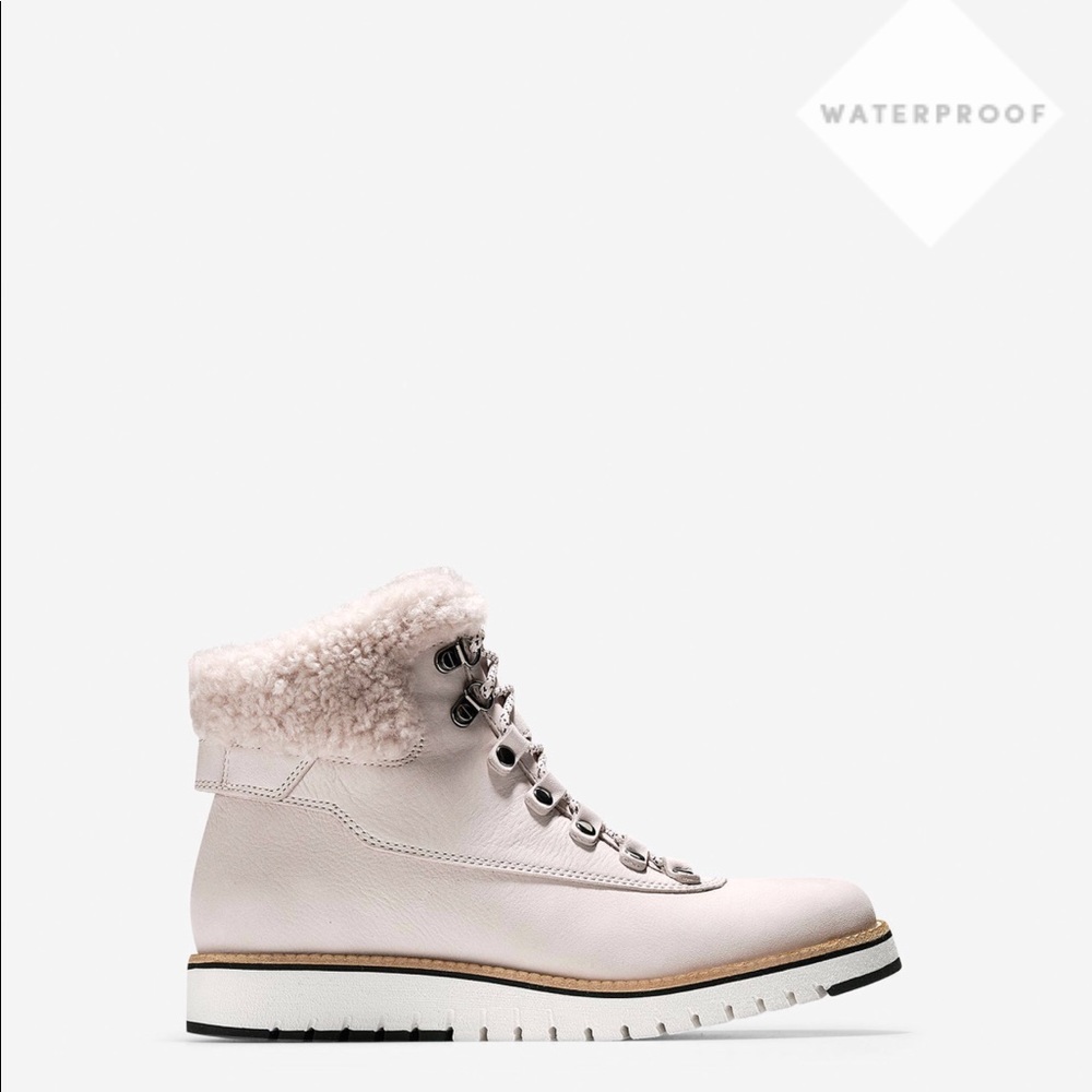 NWT Women's GrandExpløre Waterproof Hiker Boot.